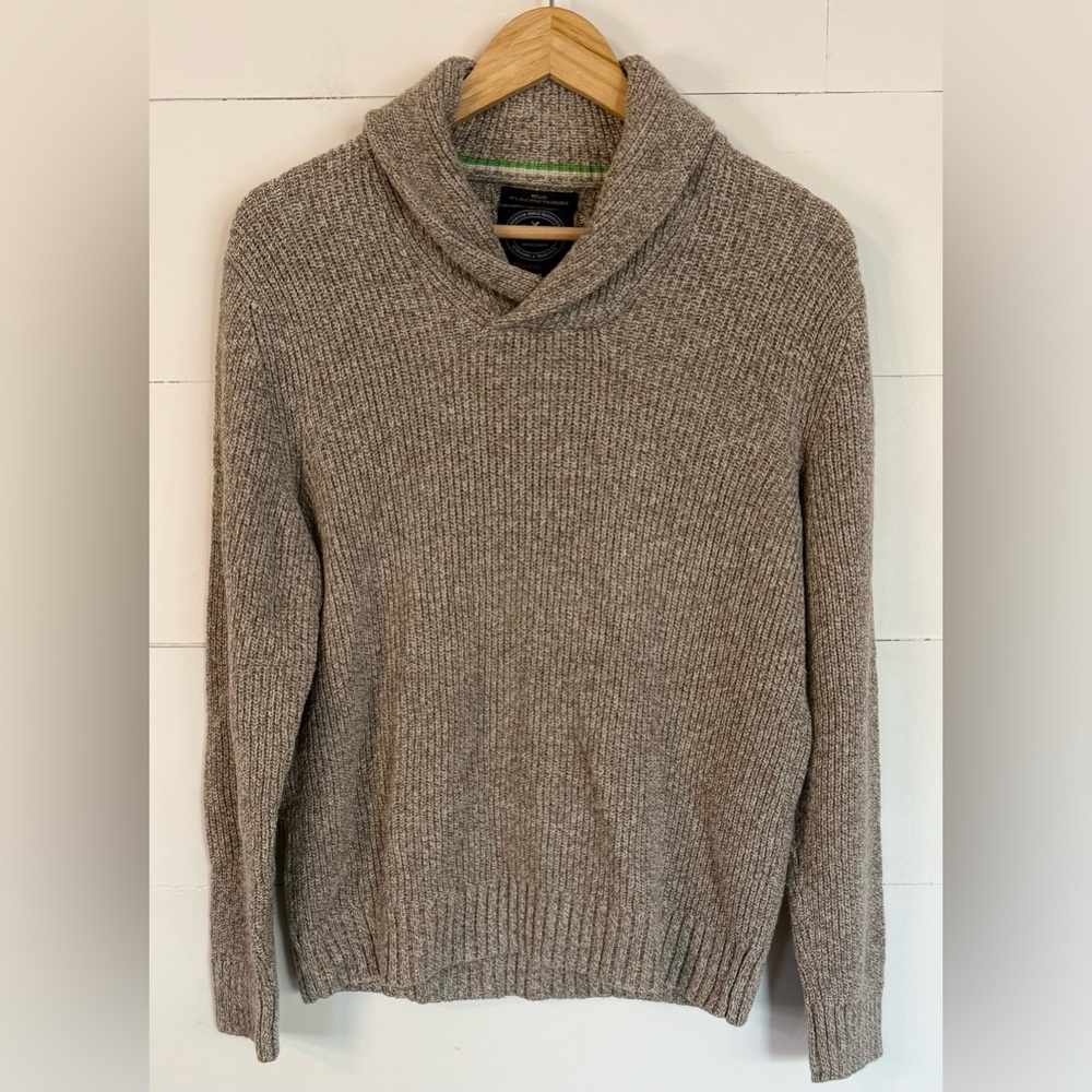 Men’s American Eagle Outfitters Tan Sweater Size M